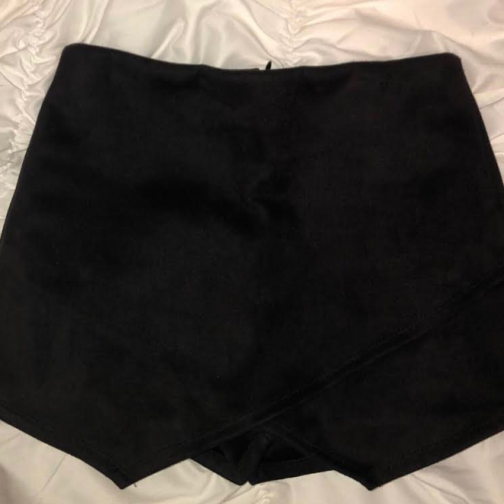 suede skort
